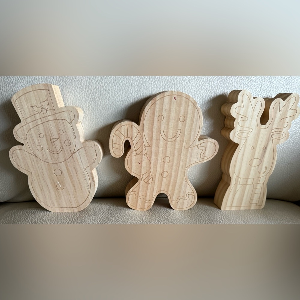 Mondo Llama Wood Painting Craft Blocks Snowman, Gingerbread Man & Reindeer Shape